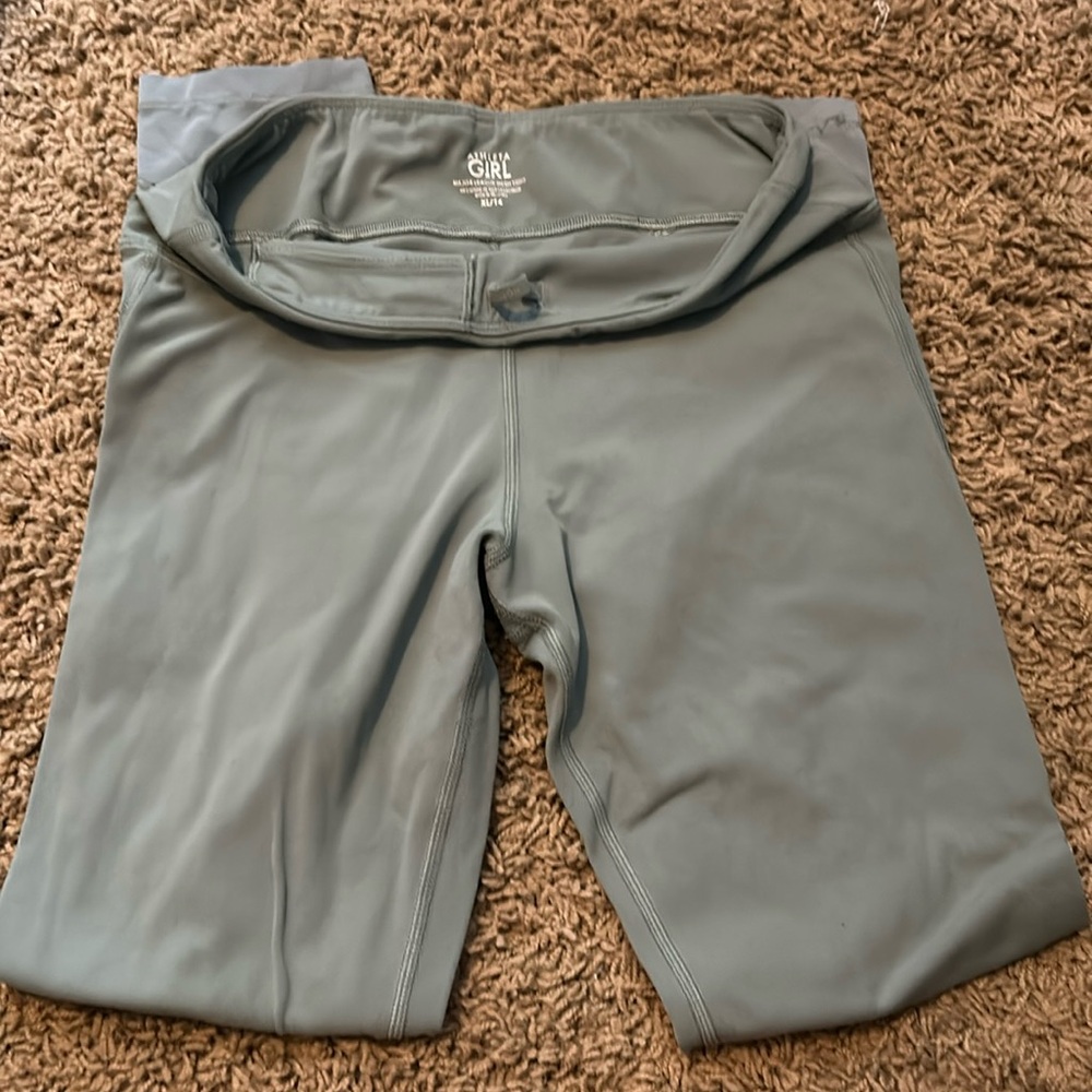 Athletes girl leggings